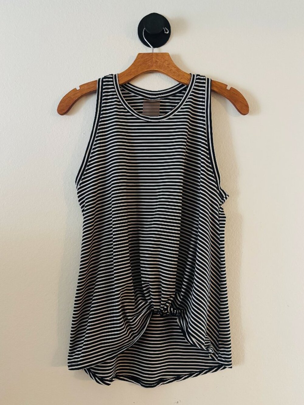 DYI Black White Striped Knot So Fast Tank, M, Front Knot Workout Top Athleisure